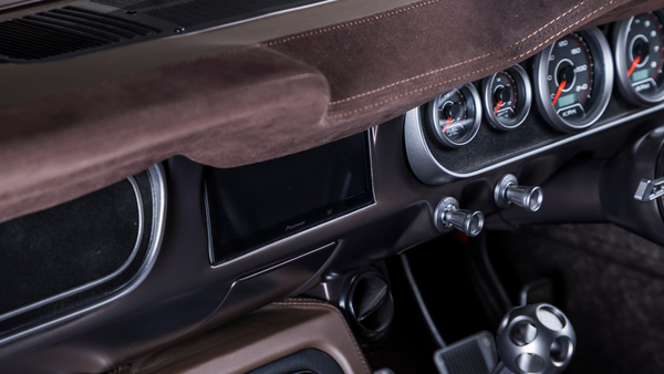 INTERIOR VEHICLE DASHBOARD