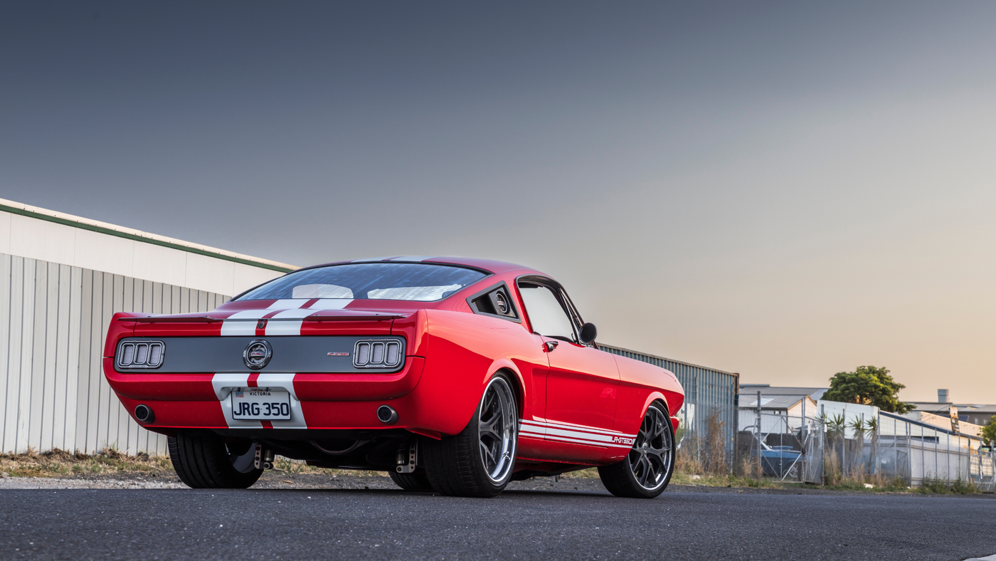 RED VEHICLE BACK RIGHT