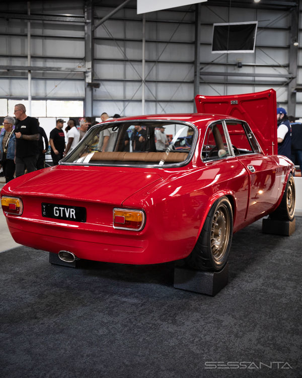 BACK RIGHT RED VEHICLE