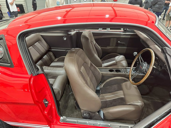 RIGHT HAND SIDE VEHICLE DOOR OPEN INTERIOR