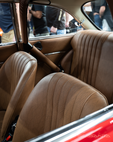 TAN LEATHER VEHICLE SEATS